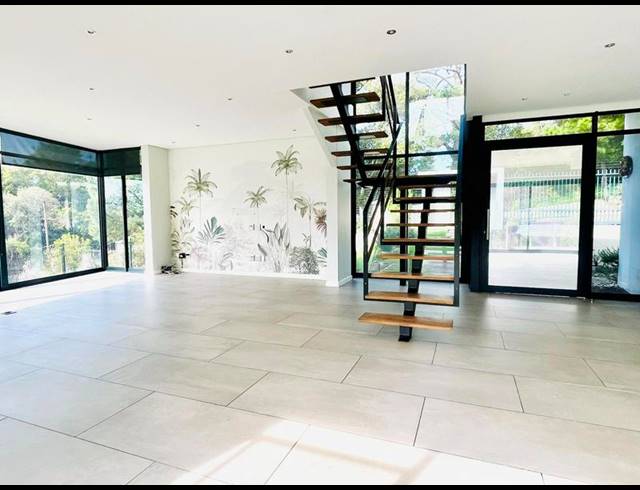 4 BEDROOM PROPERTY TO RENT IN CONSTANTIA